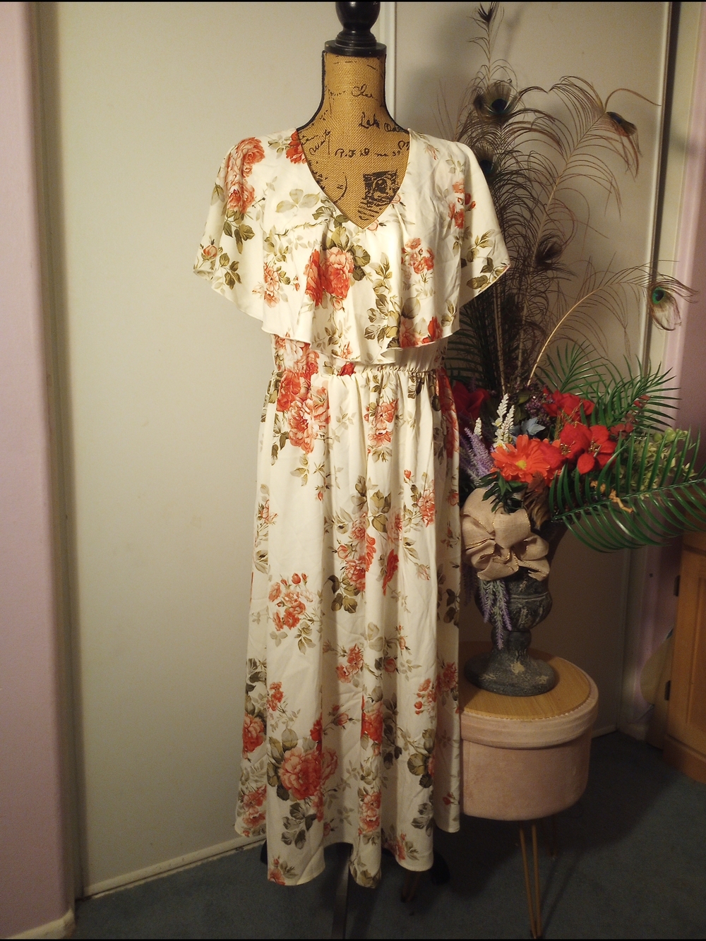 SHEIN Cream Maxi Dress with Coral Floral Print